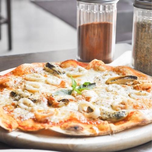 Seafood Pizza